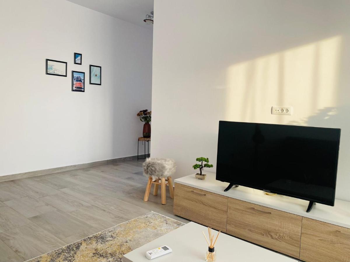 Soho Apartment - City View With Rooftop Garden Bukarest Exterior foto