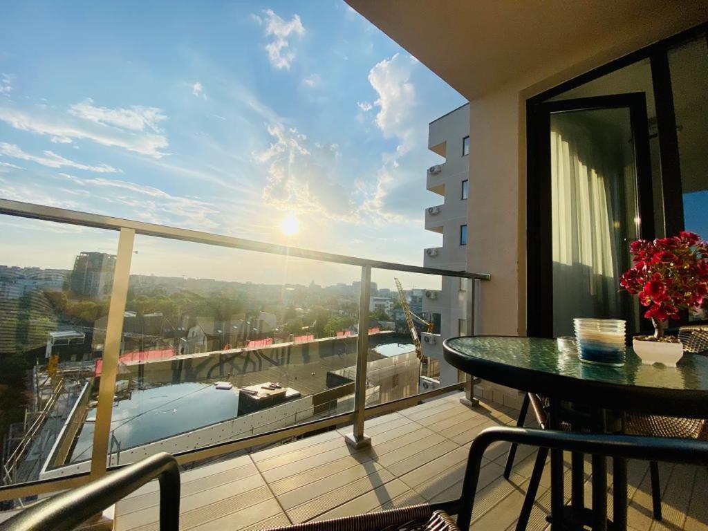 Soho Apartment - City View With Rooftop Garden Bukarest Exterior foto