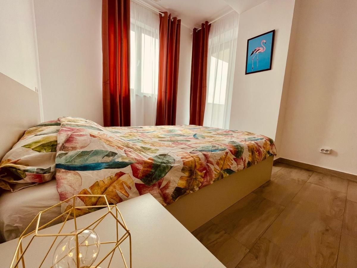 Soho Apartment - City View With Rooftop Garden Bukarest Exterior foto